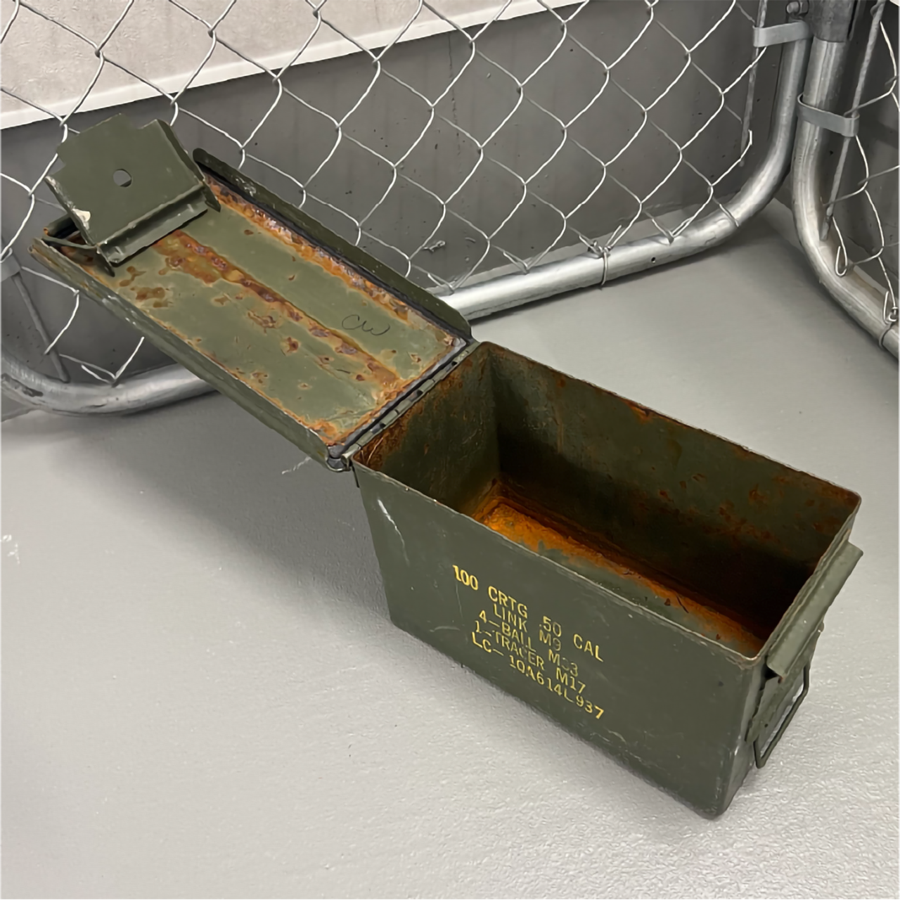 U.S.アンモボックス ミディアム 50CAL