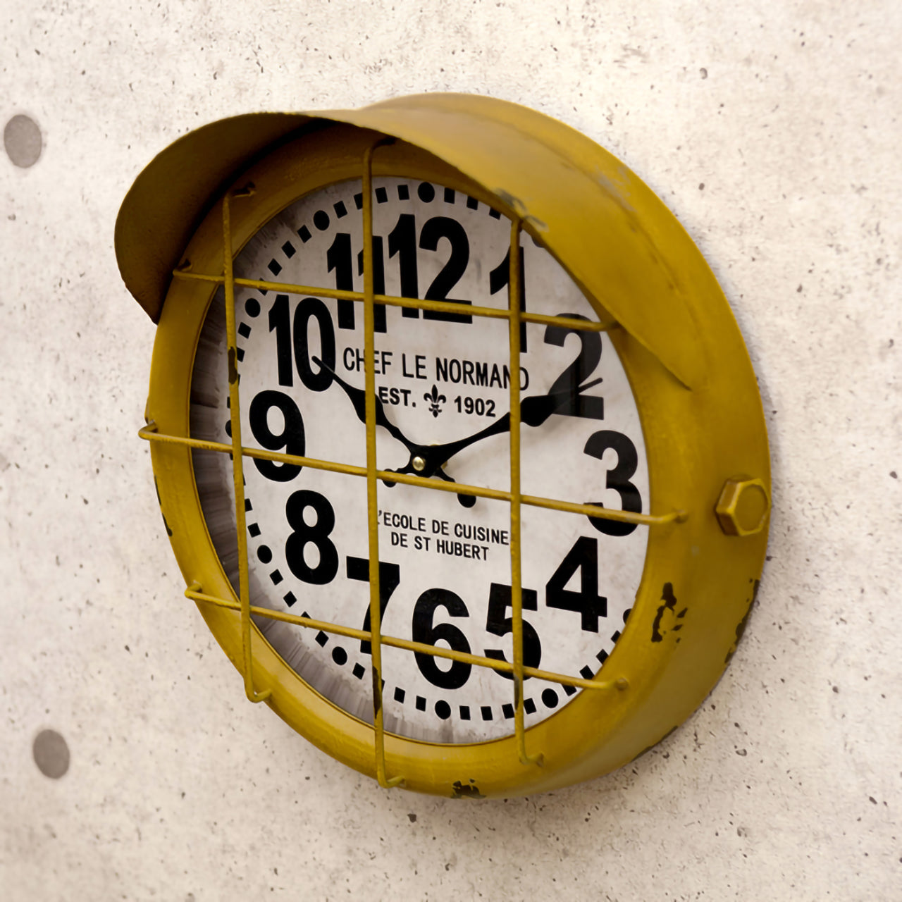 アンティーククロック サブマリン|潜水艦の窓をモチーフにした、遊び心あふれる壁掛け時計