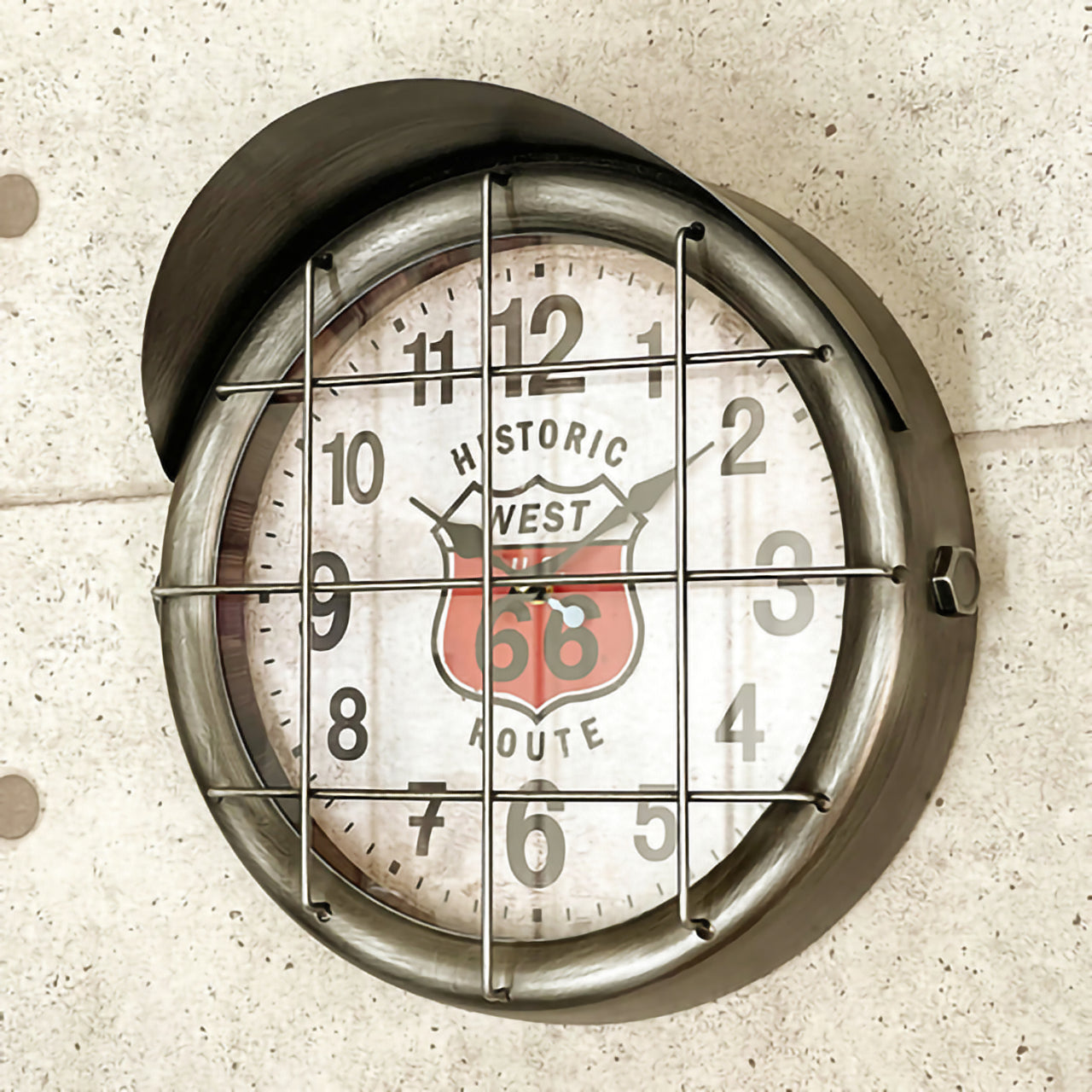 アンティーククロック サブマリン|潜水艦の窓をモチーフにした、遊び心あふれる壁掛け時計