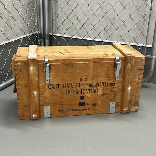 【本物の軍放出品で空間に無骨な味わいを】イタリア軍 アミニッションウッドボックス 7.62mm