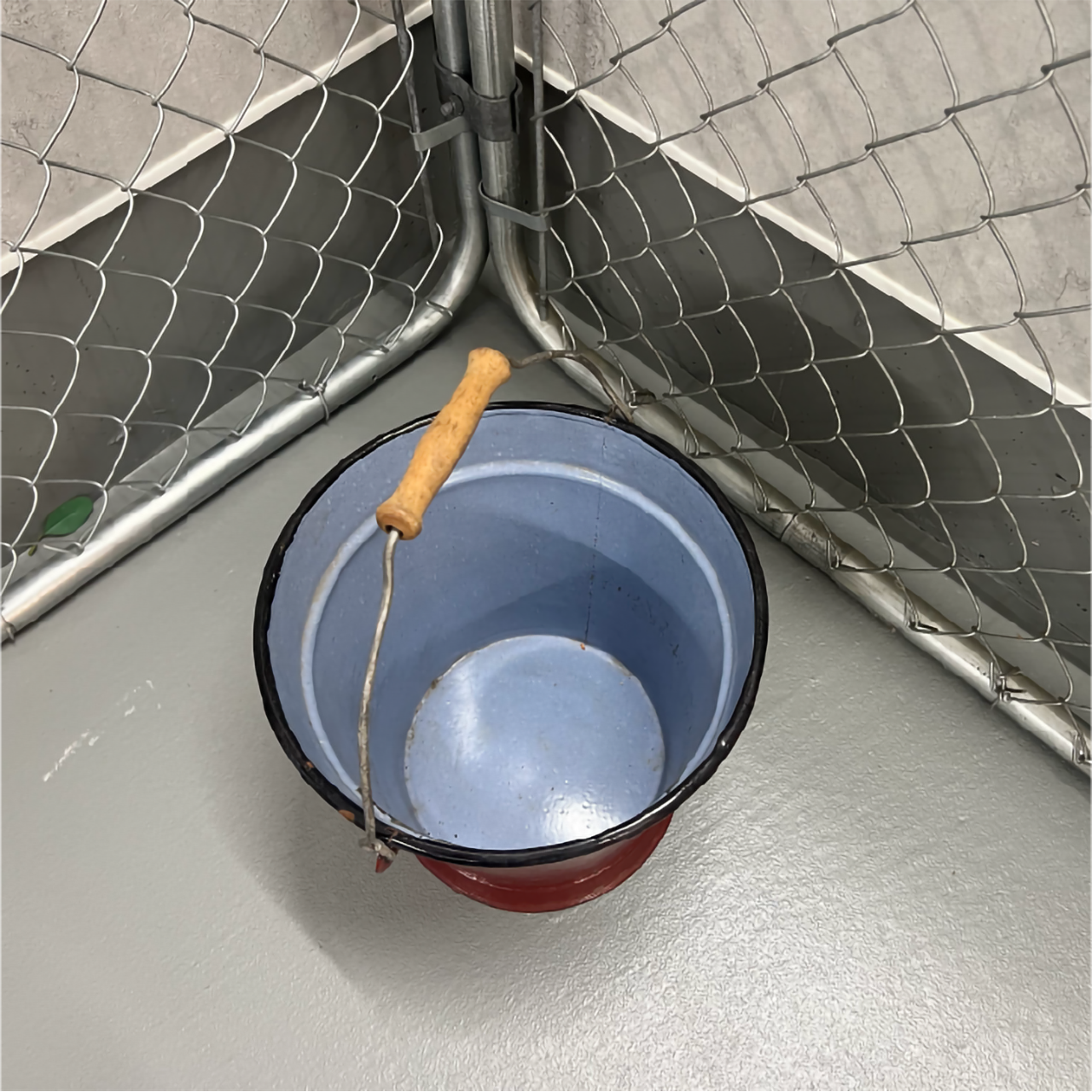 ルーマニア ホーロー バケツ