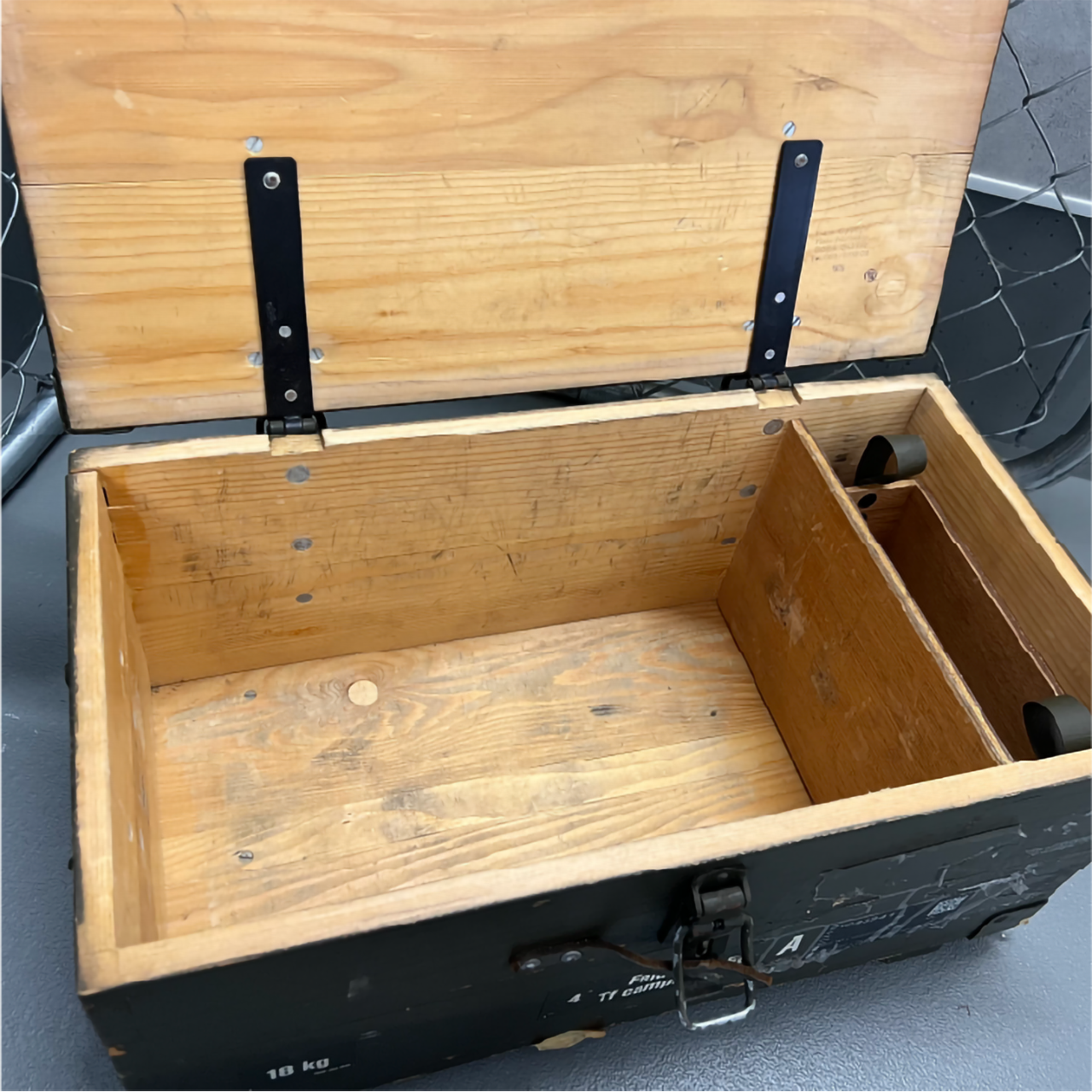 【スイス軍実物放出品】フィールドテレフォンウッドボックス