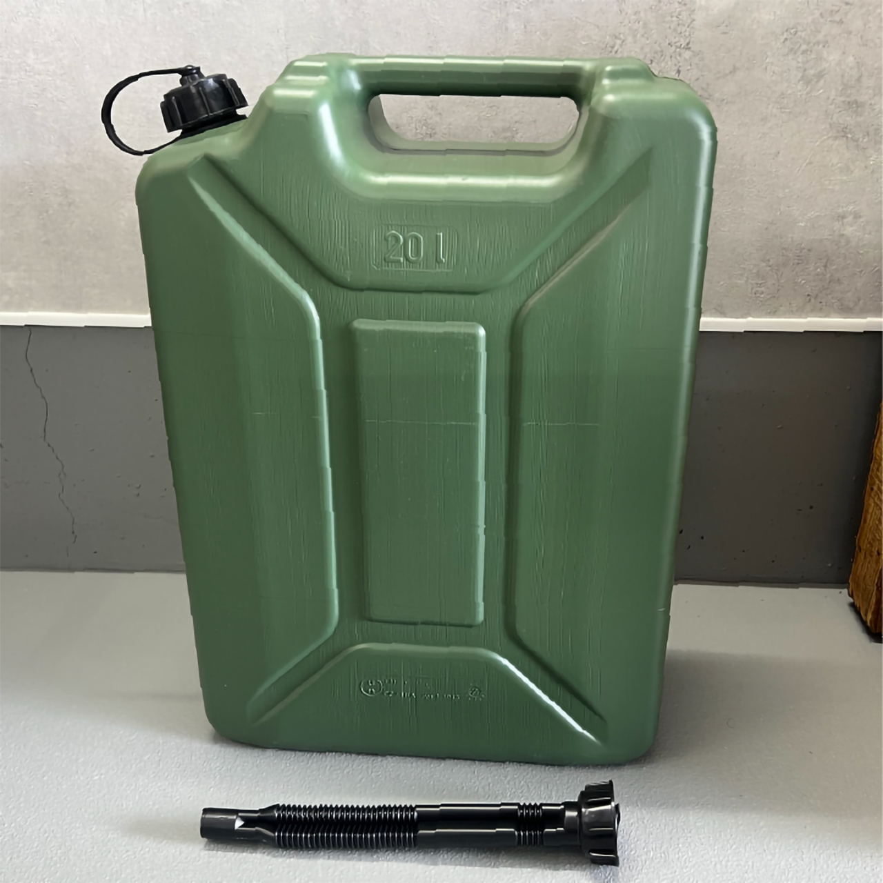 チェコ ジェリ缶 プラスティック 20L