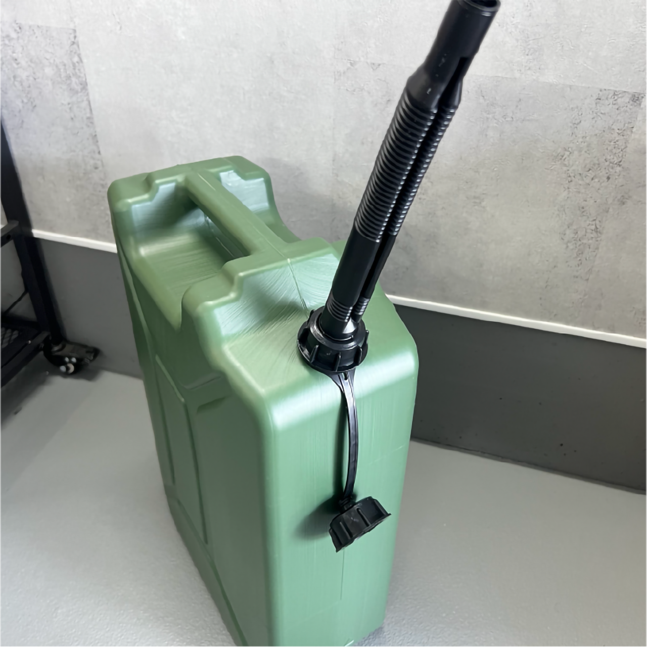 チェコ ジェリ缶 プラスティック 20L