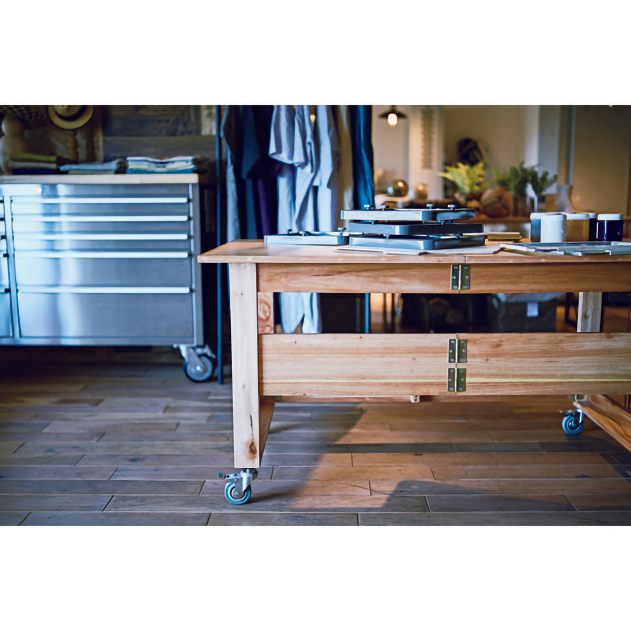 GB-S14  ツールキャビネット|幅142cmの大型収納、ステンレス×天然木の高機能キャビネット