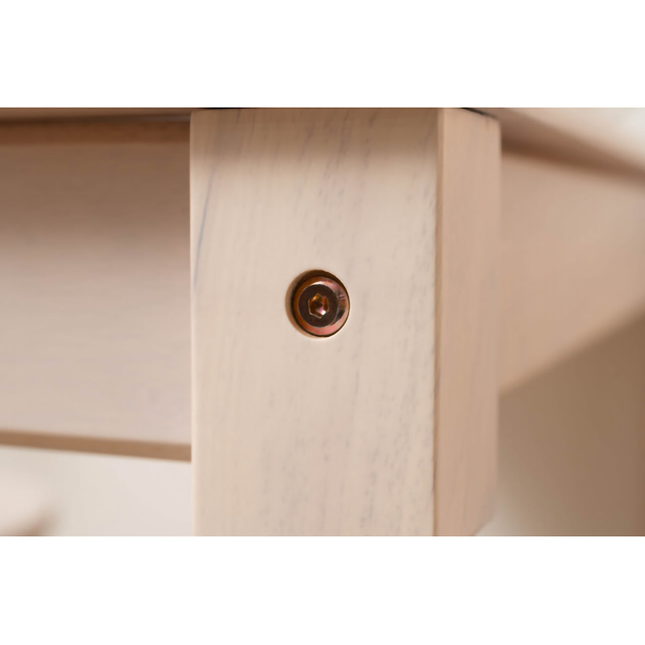 GB-T04 ナチュラ カウンタースツールセット|木の温もりとタイルのアクセントが光る、癒しのカフェ空間へ