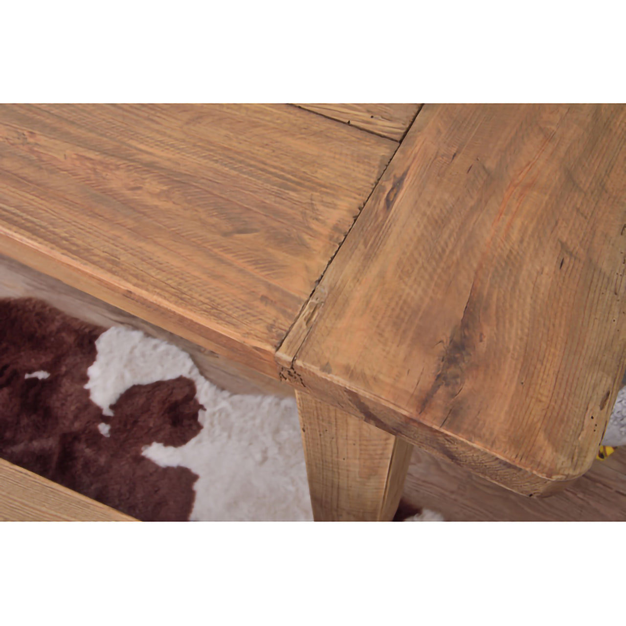 GB-T07 ダイニングテーブル|重厚感とヴィンテージ感が融合した、空間の主役になる一台