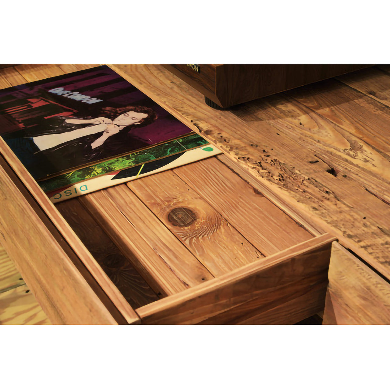 GB-T09 ローボード|古材の重厚感が映える、幅210cmのヴィンテージテレビボード