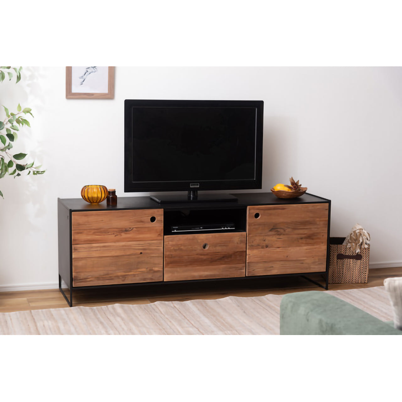 GB-T10  ローボード|古材×ブラックの無骨な美しさ、空間に映えるヴィンテージテレビ台