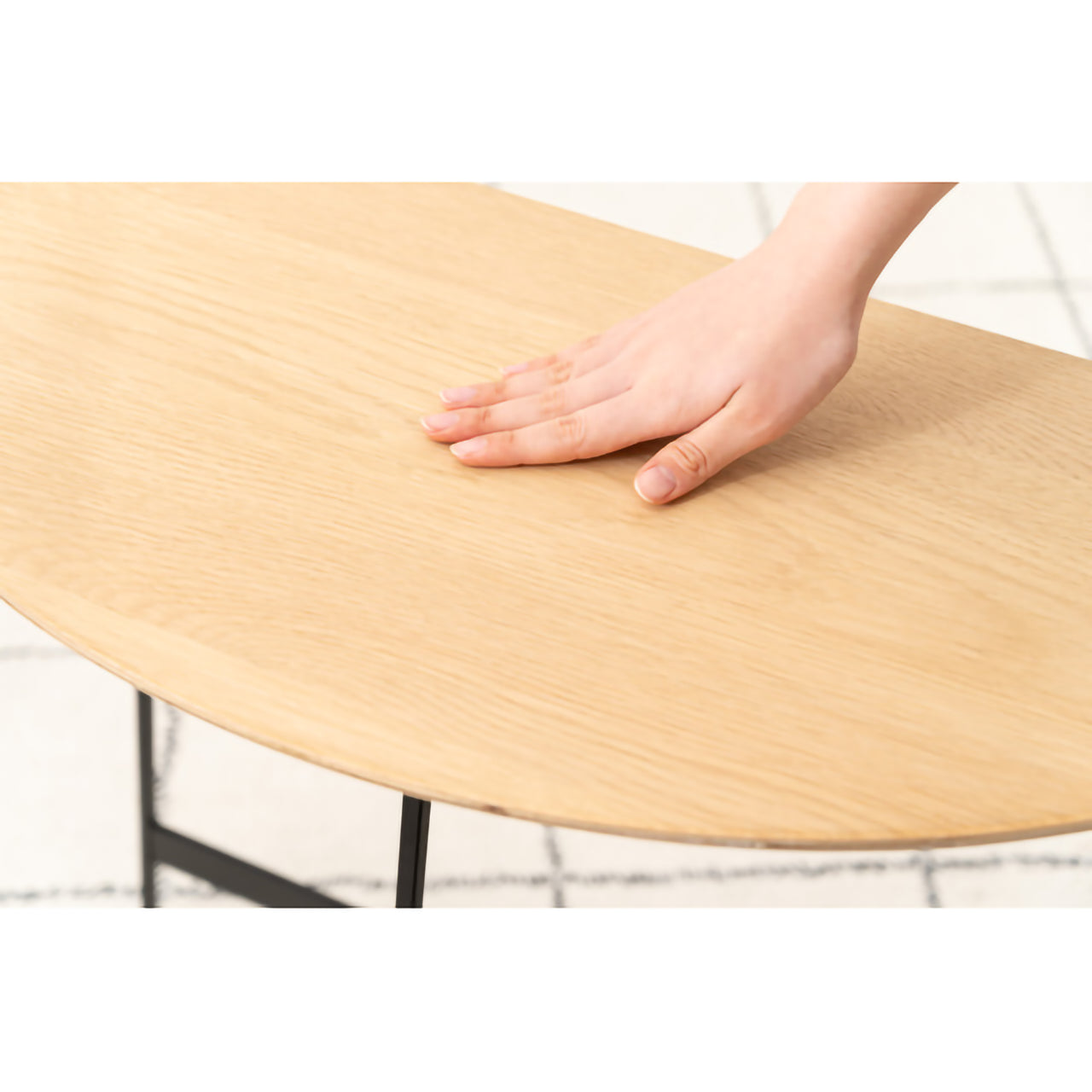 GB-T13NA コンソール|半円フォルムが空間にやさしく馴染む、洗練されたモダンテーブル