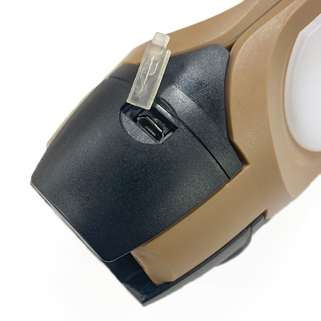 TRI-PANEL SOLAR CHARGED LED LIGHT / トリ-パネル ソーラーチャージド エルイーディーライト