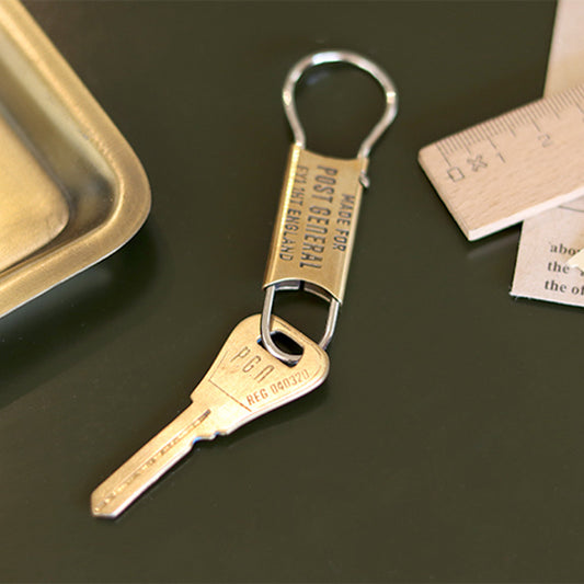 BRASS KEYHOLDER with VINTAGE KEY / ブラスキーホルダーウィズビンテージキー