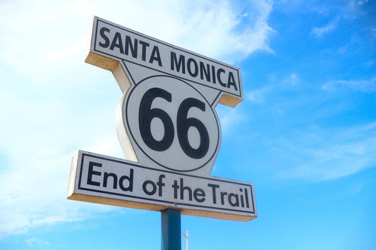 伝説の「マザーロード」誕生100周年へ。ルート66が語りかけるアメリカの魂と、一冊のカレンダーの物語