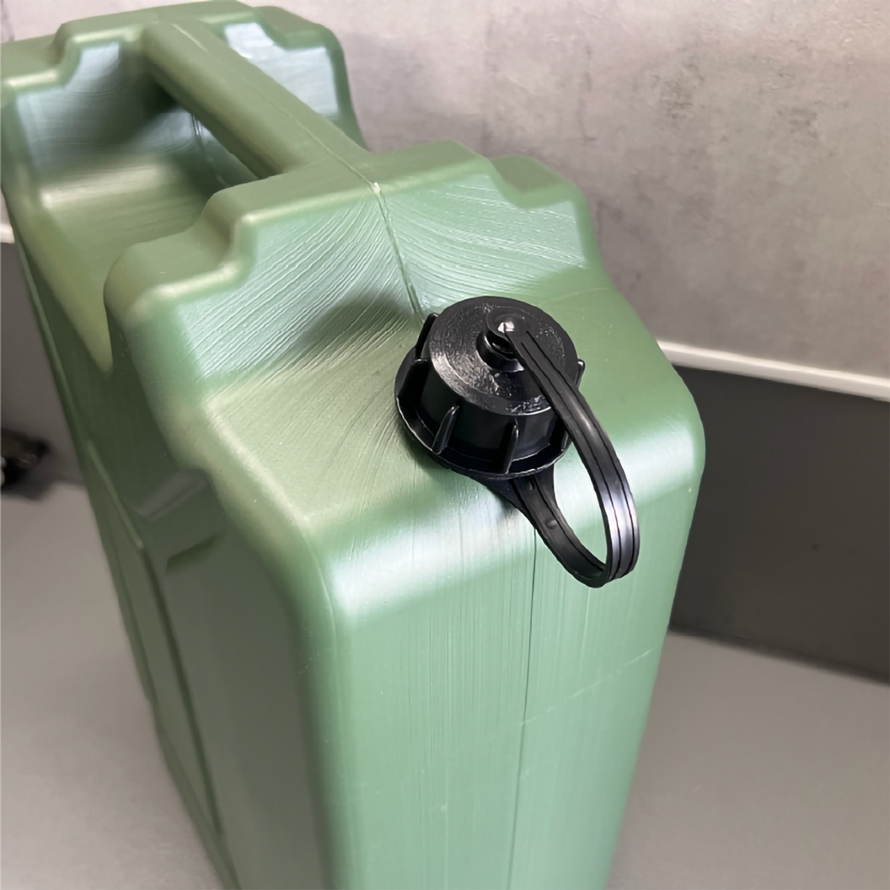 チェコ ジェリ缶 プラスティック 20L