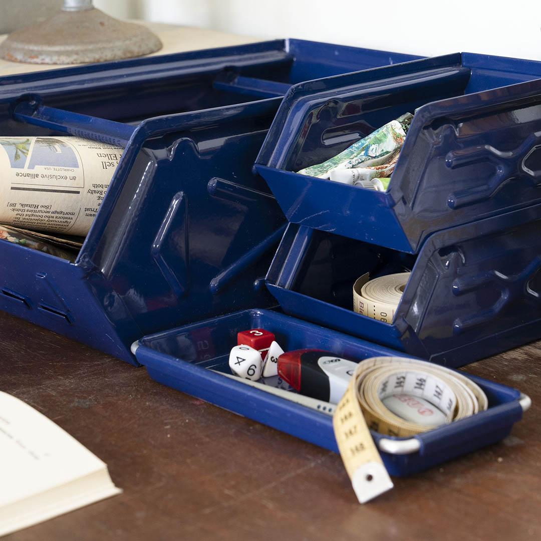 DESKTOP TRAY