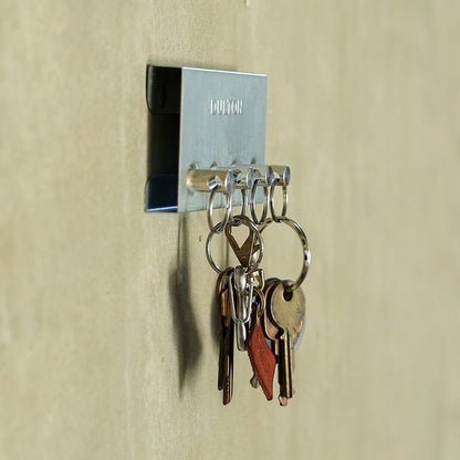 MAGNET KEY STORAGE