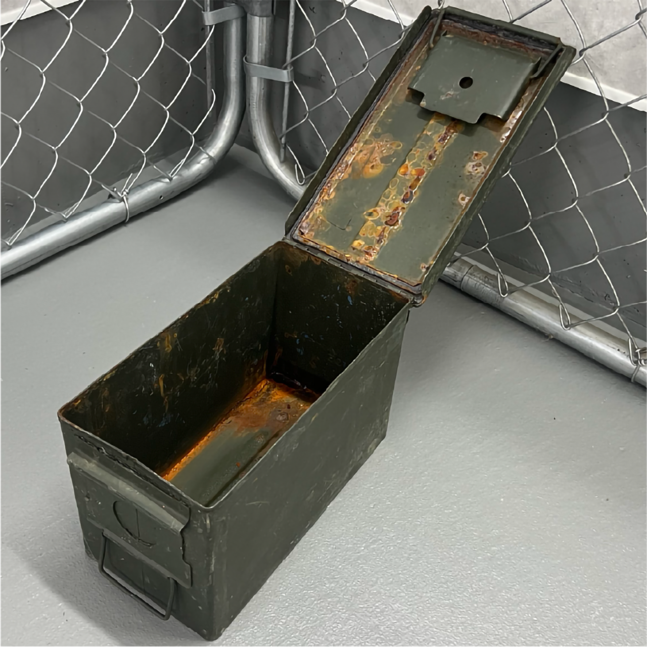 U.S.アンモボックス ミディアム 50CAL