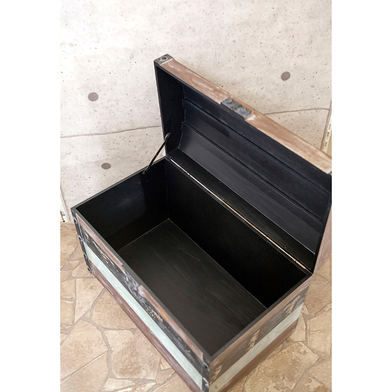 Liberte シークレット トランク｜アンティーク風の収納にもなるディスプレイアイテム