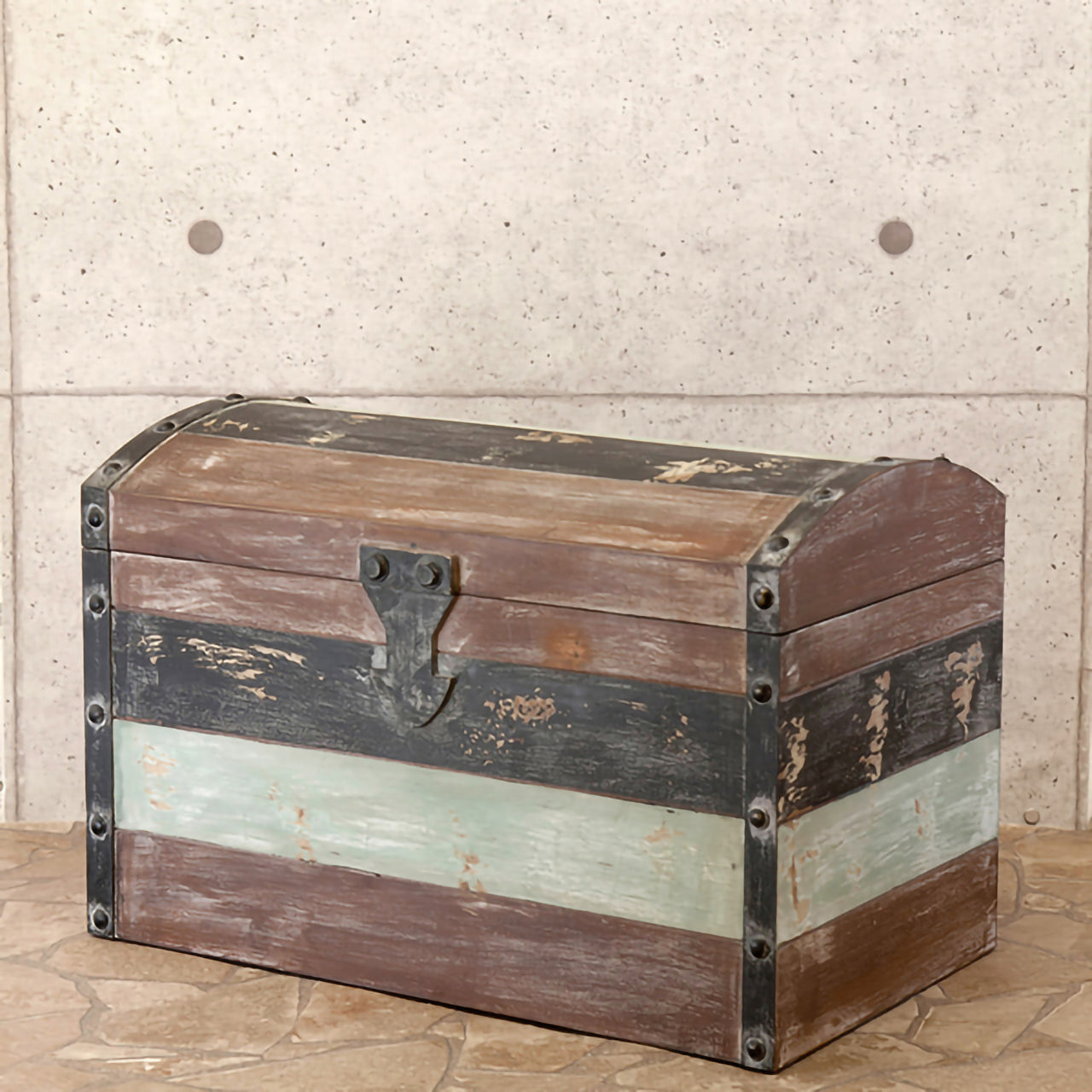 Liberte シークレット トランク｜アンティーク風の収納にもなるディスプレイアイテム