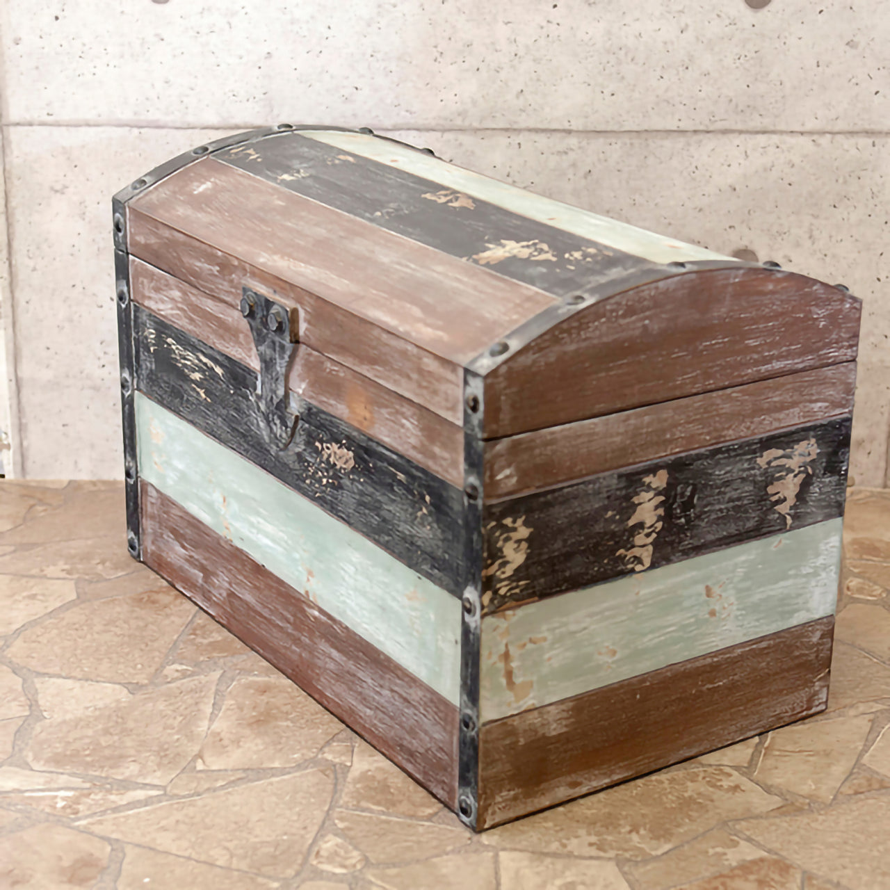 Liberte シークレット トランク｜アンティーク風の収納にもなるディスプレイアイテム