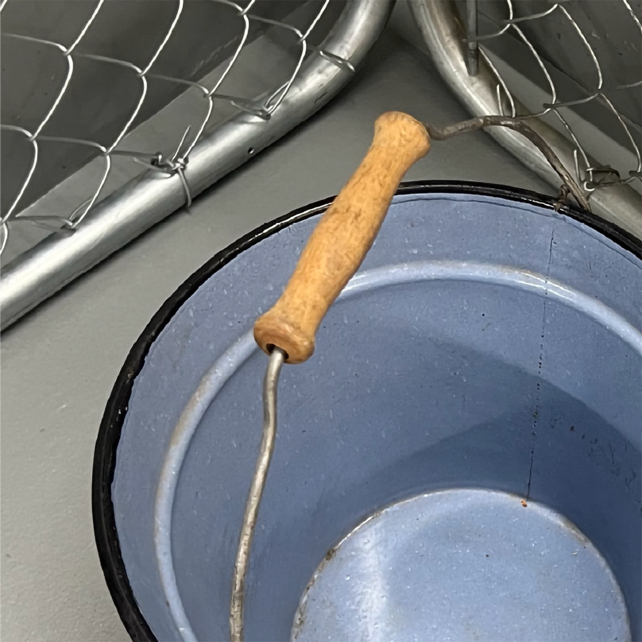 ルーマニア ホーロー バケツ