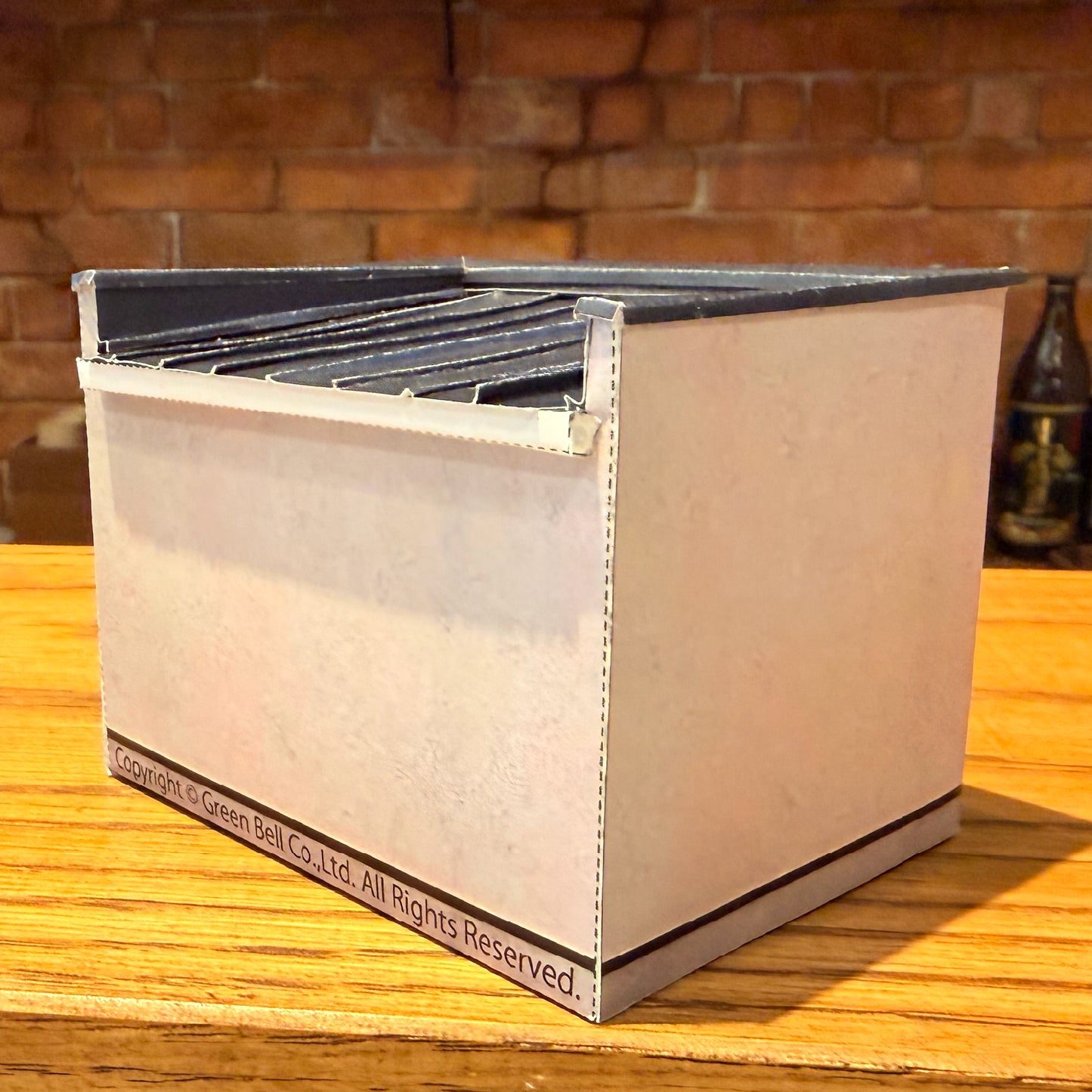 『無料』ペーパークラフト【GarageOutfitters店舗】