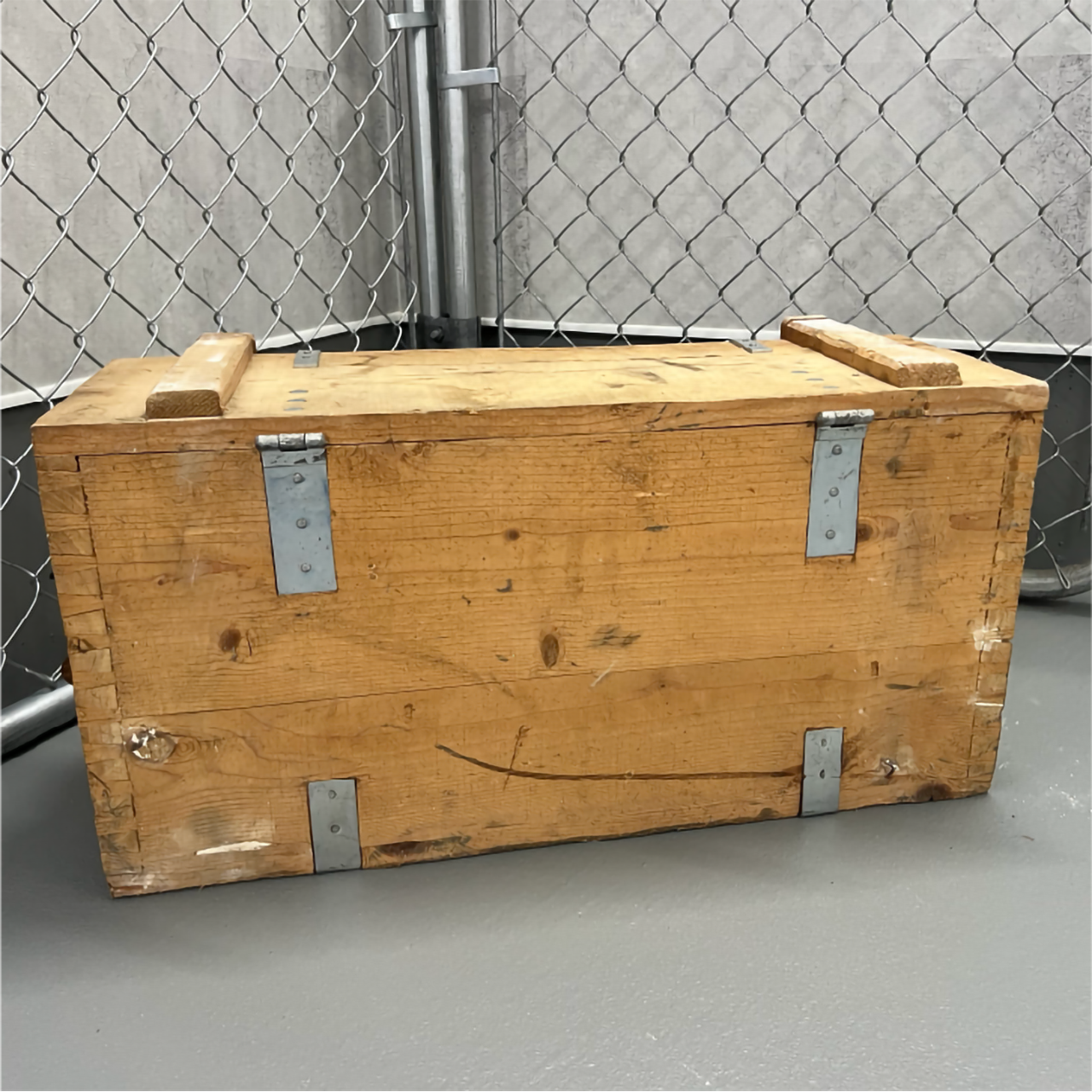 【本物の軍放出品で空間に無骨な味わいを】イタリア軍 アミニッションウッドボックス 7.62mm