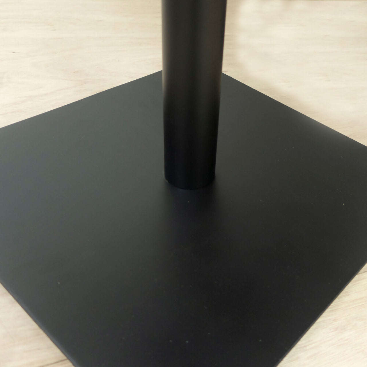 古材カフェテーブル ヘリンボーン／W600×D600