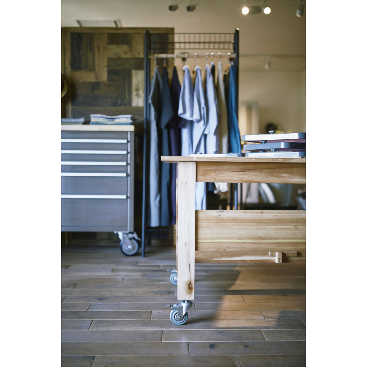 GB-S13　　ツールキャビネット｜ステンレス×天然木のプロ仕様、店舗・ガレージに映える高耐久キャビネット