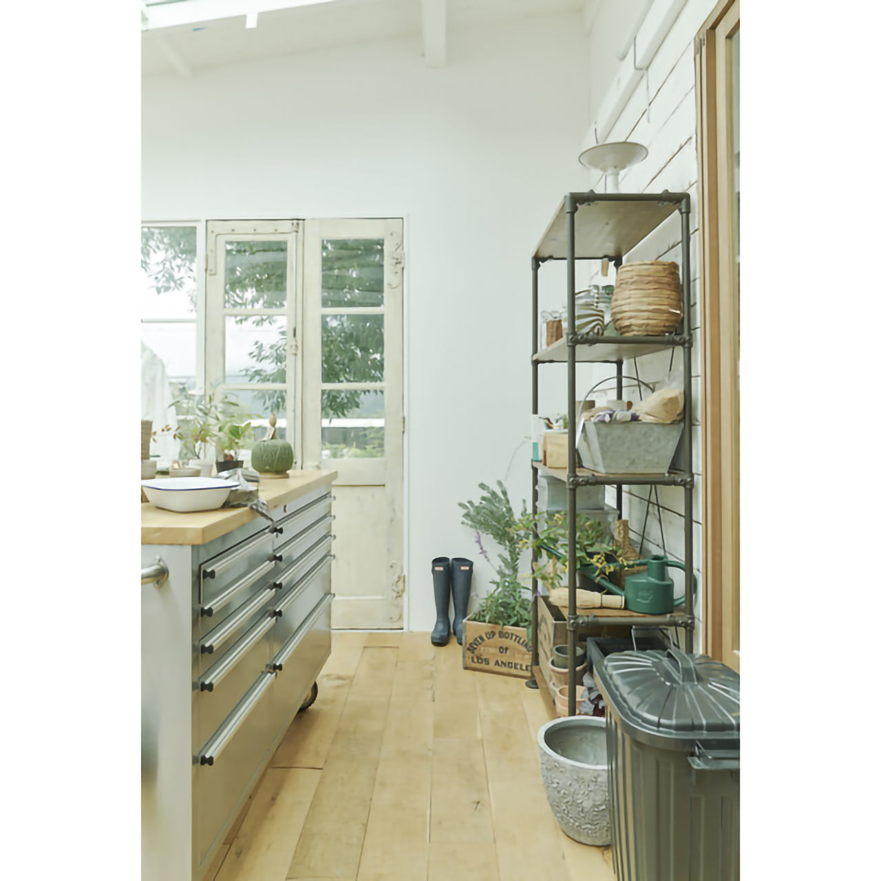 GB-S14　　ツールキャビネット｜幅142cmの大型収納、ステンレス×天然木の高機能キャビネット