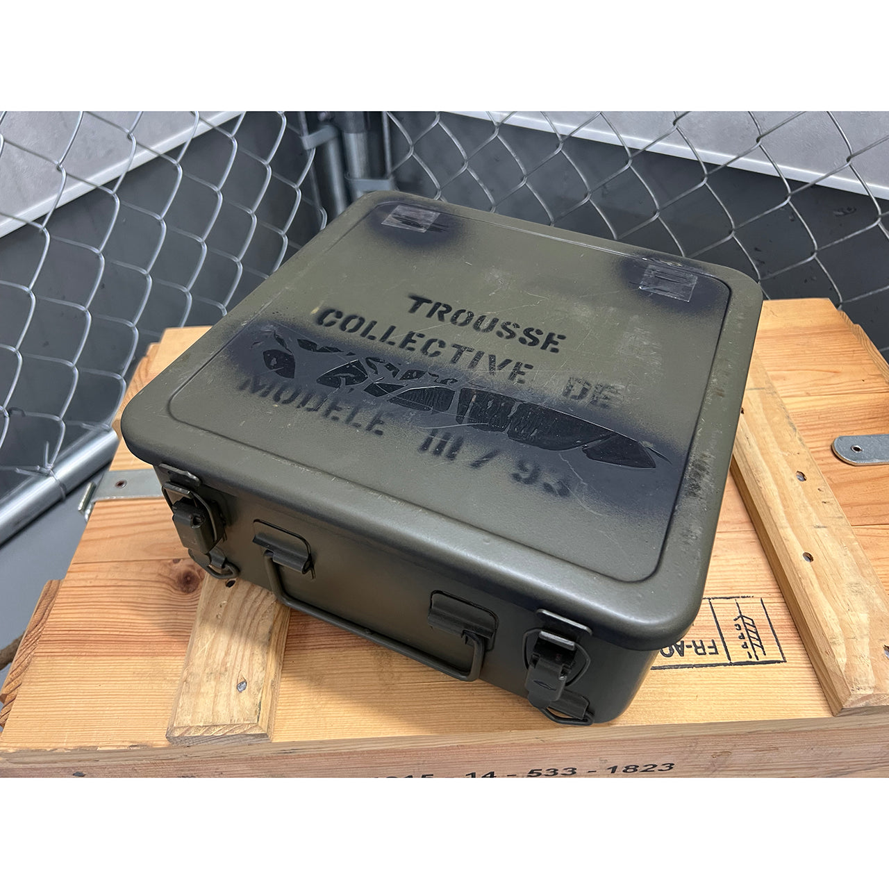 フランス ファーストエイドボックス M – Garage Outfitters フランス ファーストエイドボックス M – Garage Outfitters