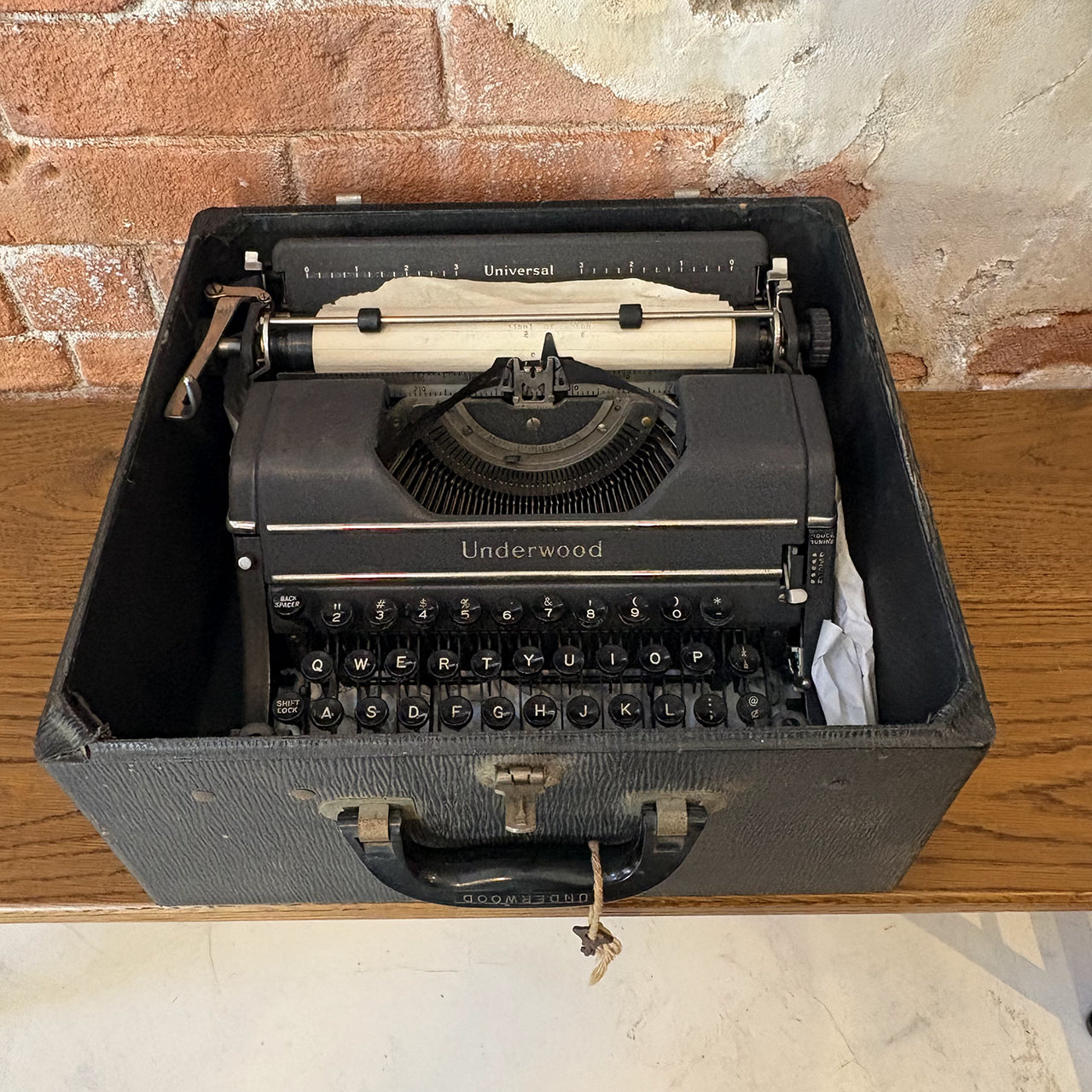 Underwood ヴィンテージ タイプライター【アメリカ買付品】収納箱付き（ふた無し）