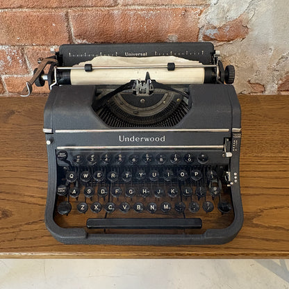 Underwood ヴィンテージ タイプライター【アメリカ買付品】収納箱付き（ふた無し）