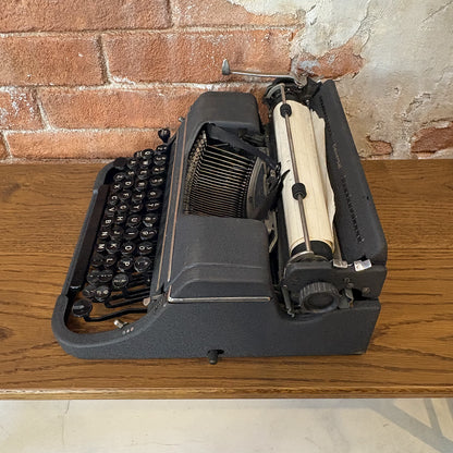 Underwood ヴィンテージ タイプライター【アメリカ買付品】収納箱付き（ふた無し）