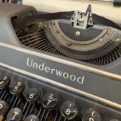 Underwood ヴィンテージ タイプライター【アメリカ買付品】収納箱付き（ふた無し）