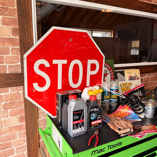 【本物のアメリカンロードサイン】-STOP-