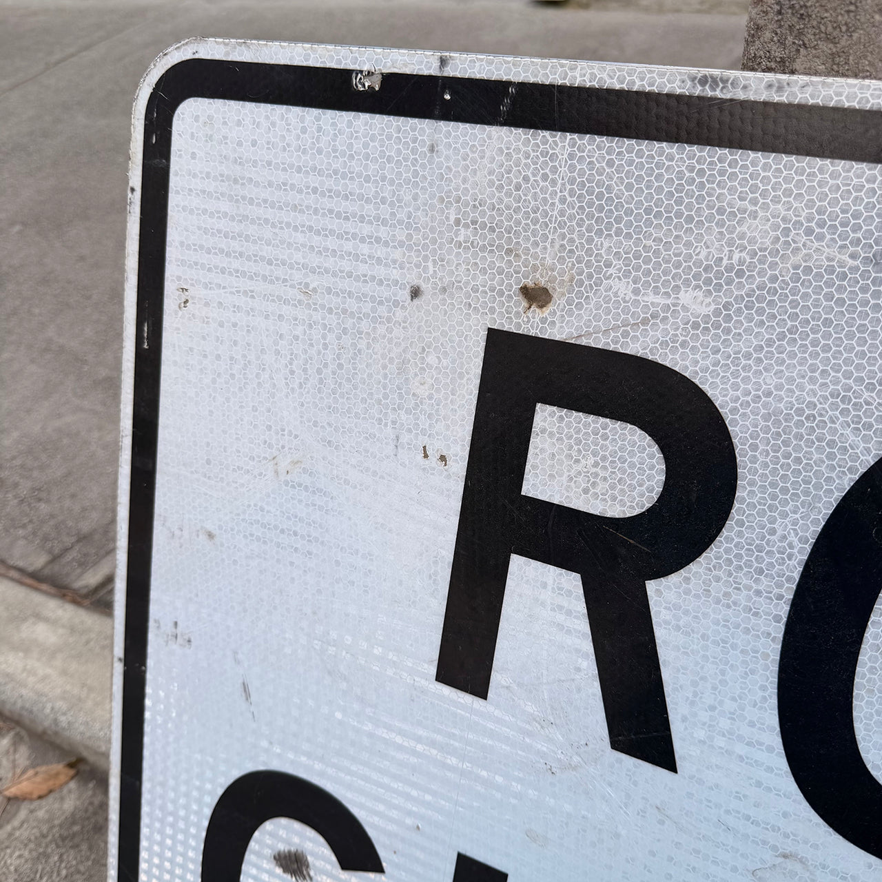 【本物のアメリカンロードサイン】-Road Closed-