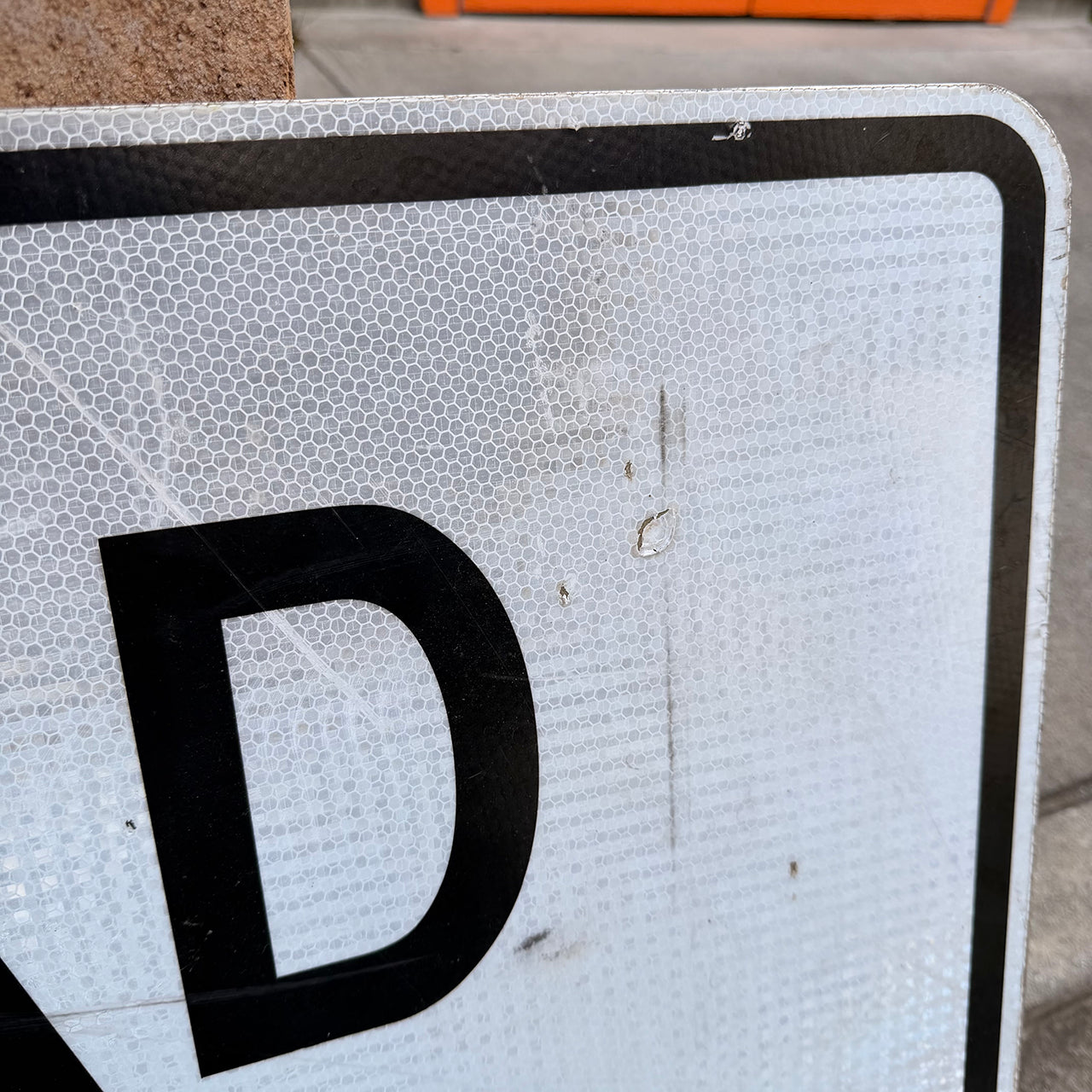 【本物のアメリカンロードサイン】-Road Closed-