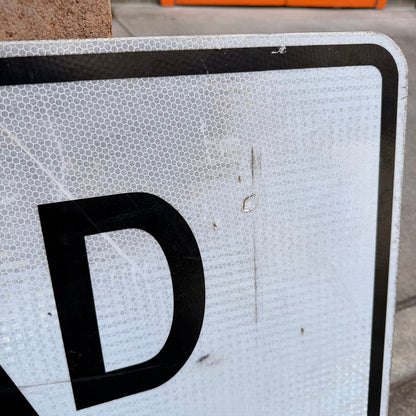 【本物のアメリカンロードサイン】-Road Closed-