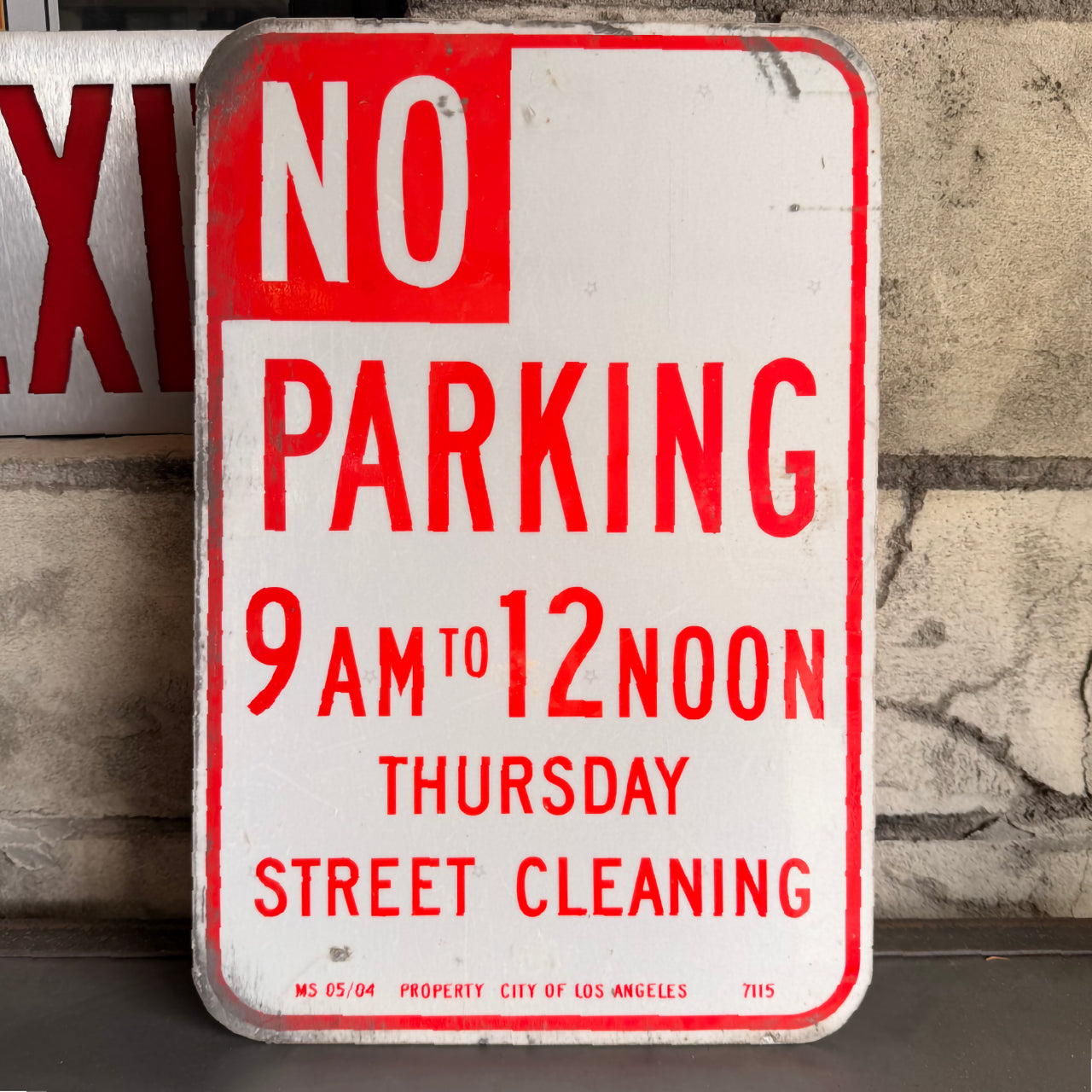 【本物のアメリカンロードサイン】-No　Parking 9AM-12NOON-