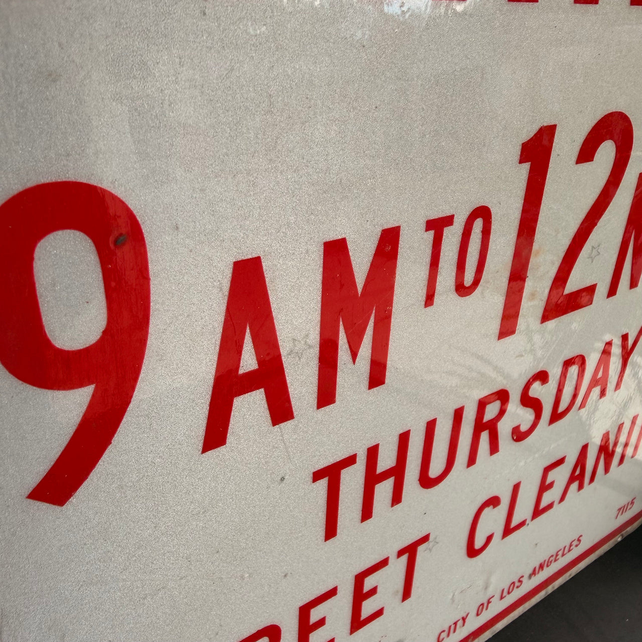 【本物のアメリカンロードサイン】-No　Parking 9AM-12NOON-