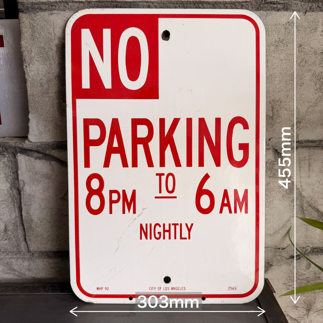 【本物のアメリカンロードサイン】-No　Parking 8PM-6AM-