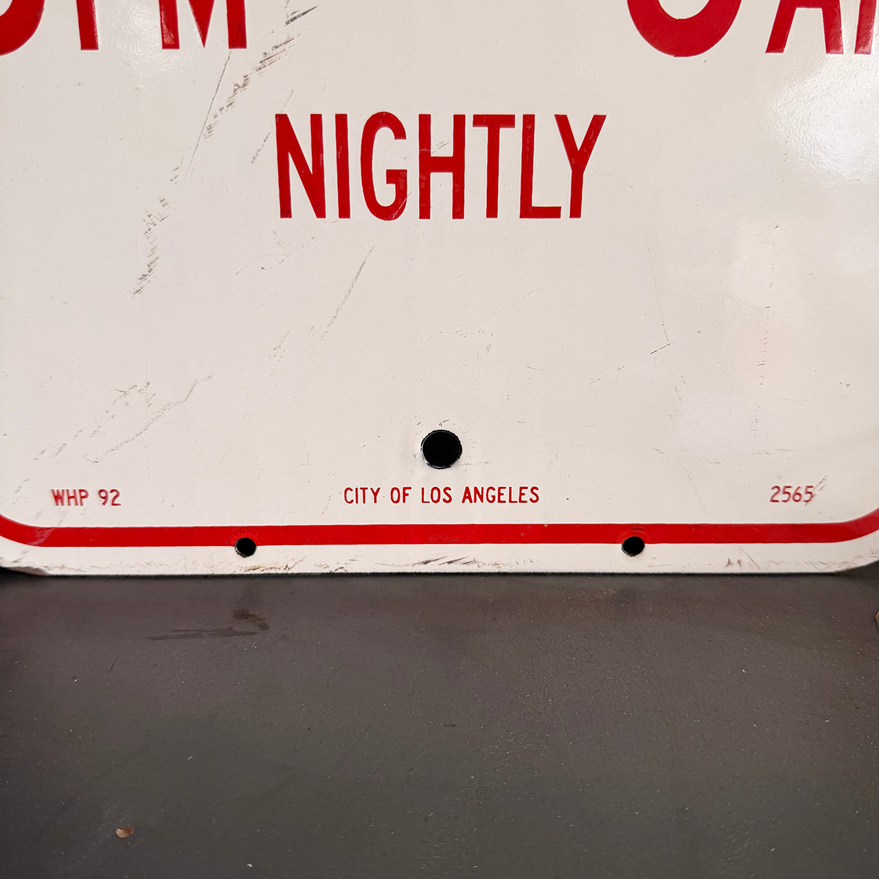 【本物のアメリカンロードサイン】-No　Parking 8PM-6AM-