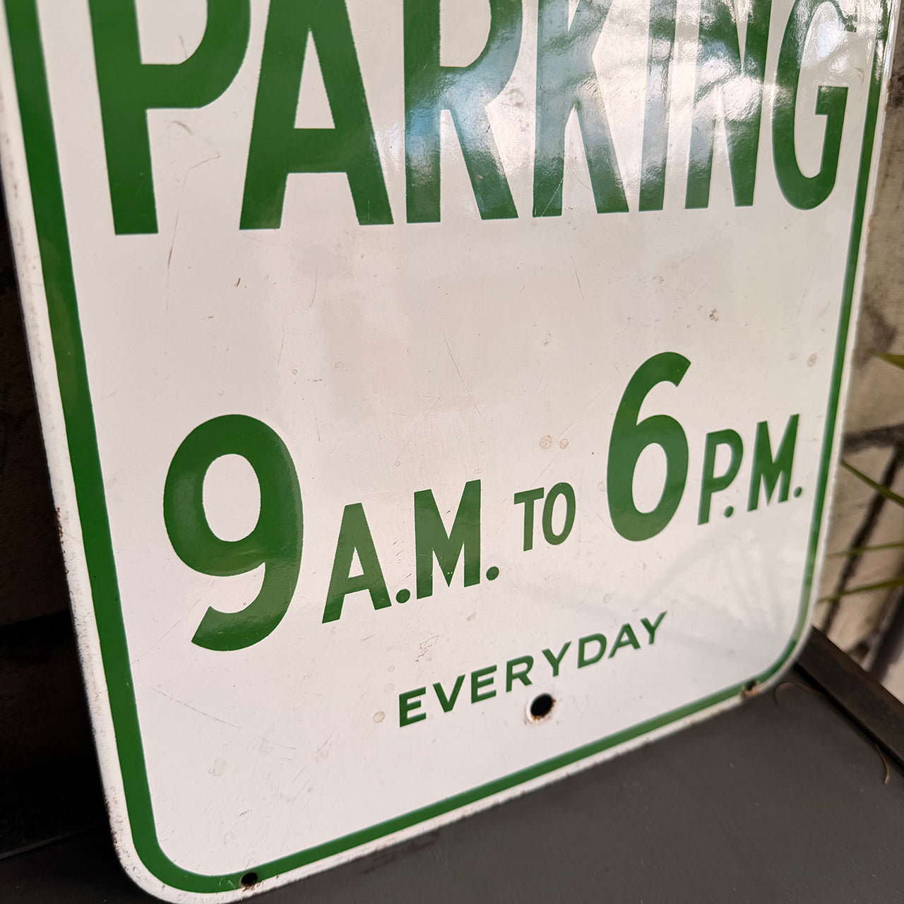 【本物のアメリカンロードサイン】-1hour Parkinng-