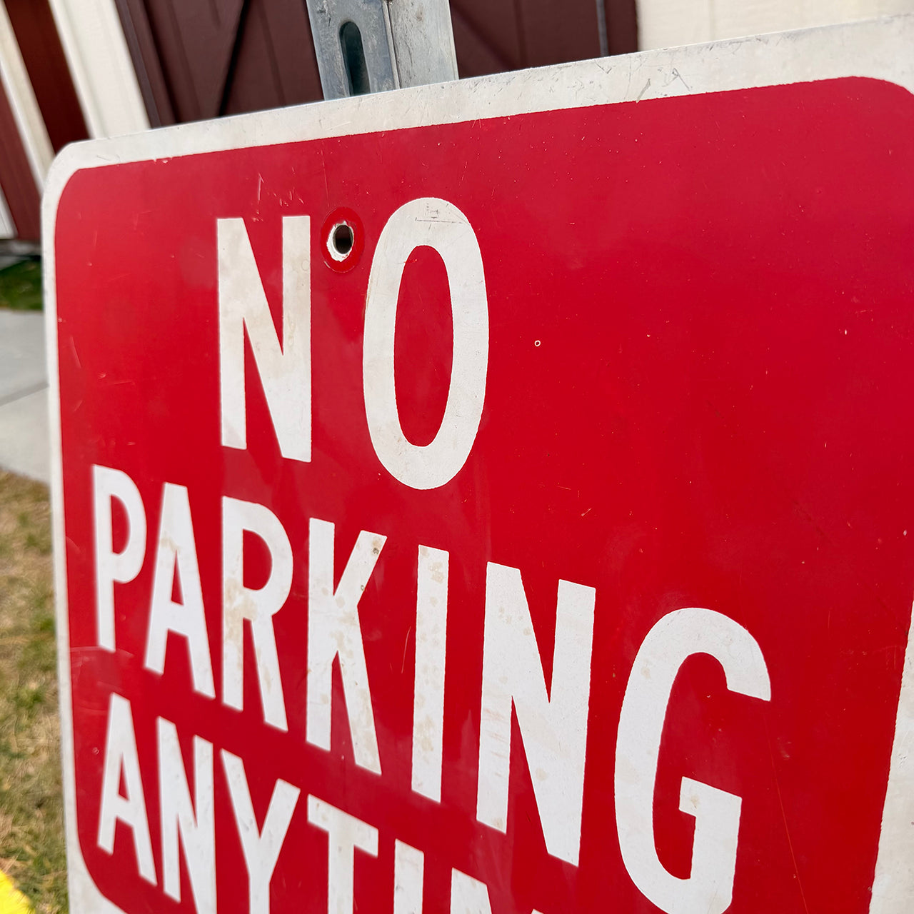 【本物のアメリカンロードサイン】-No　Parking　Anytime-