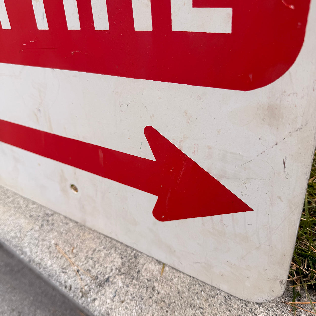 【本物のアメリカンロードサイン】-No　Parking　Anytime-