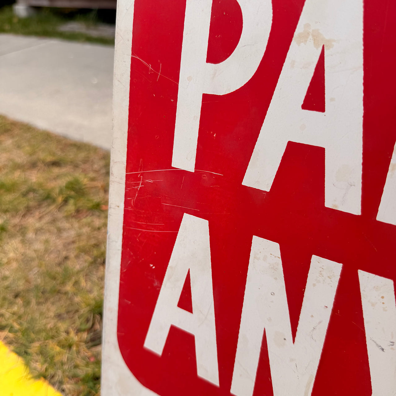 【本物のアメリカンロードサイン】-No　Parking　Anytime-