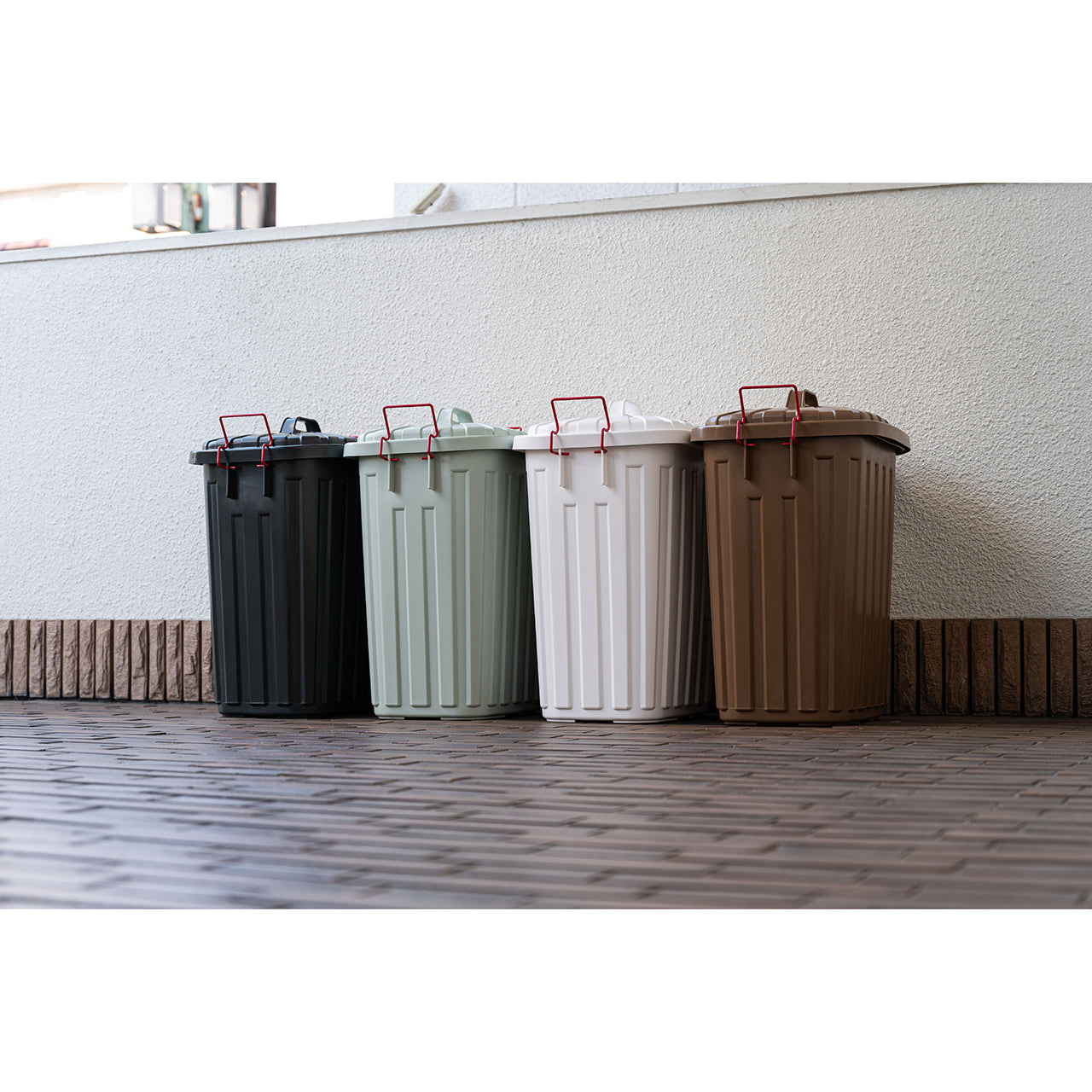 ガレージにぴったりなゴミ箱！タフカン60L