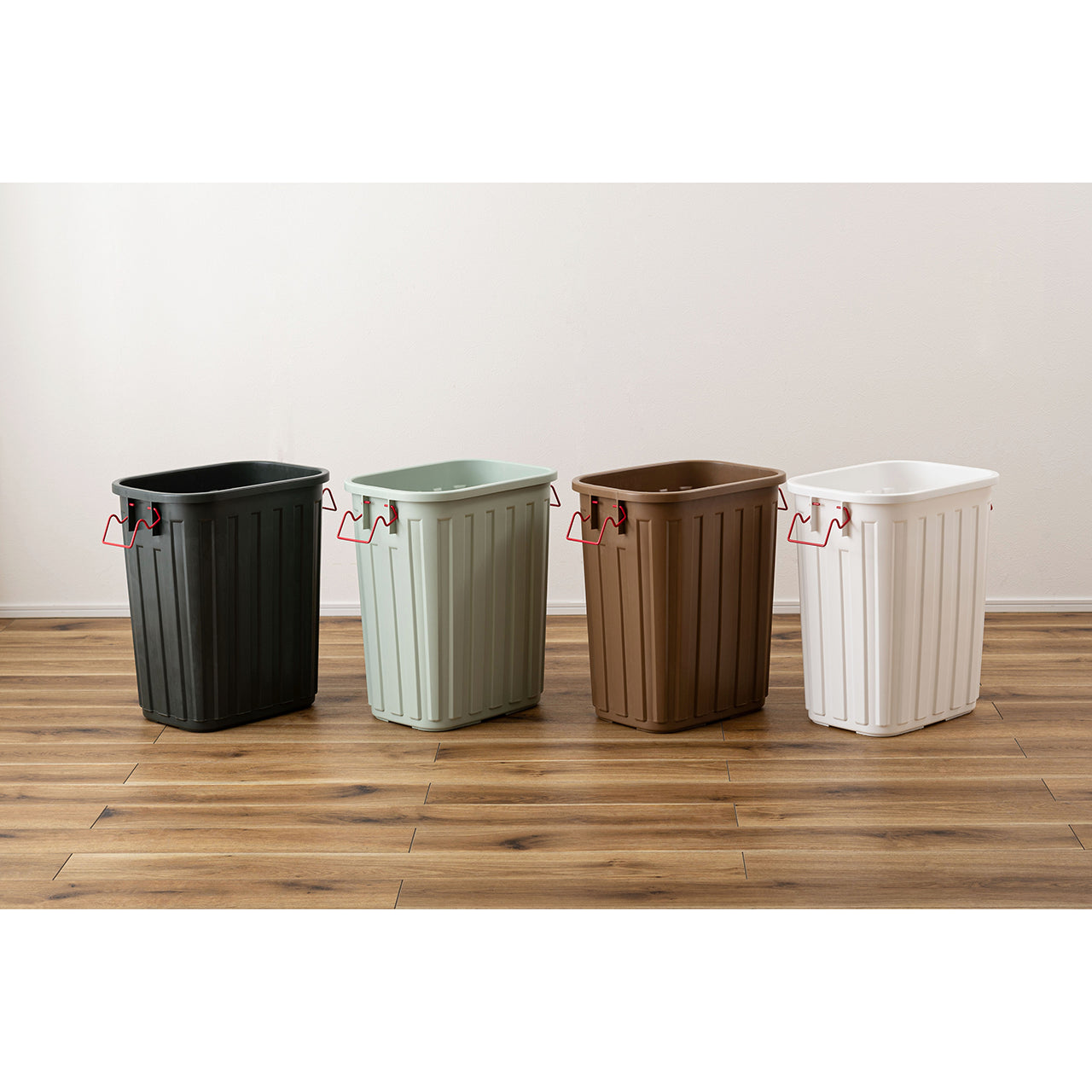 ガレージにぴったりなゴミ箱！タフカン60L