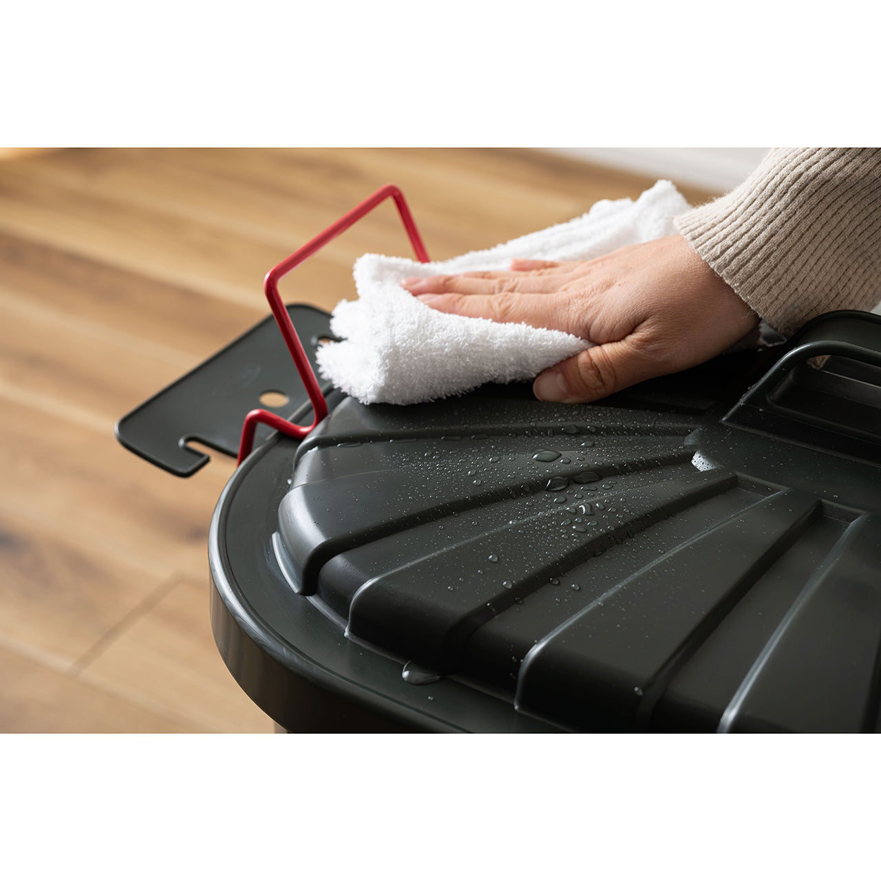 ガレージにぴったりなゴミ箱！タフカン60L